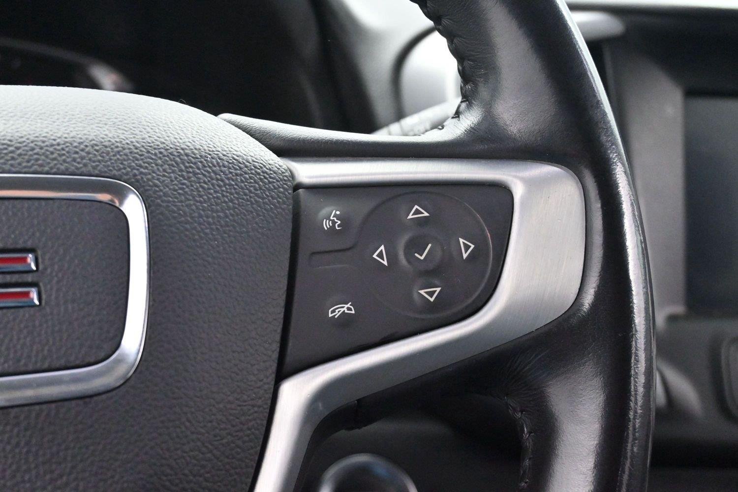 Used 2020 Summit White GMC SLE image 18