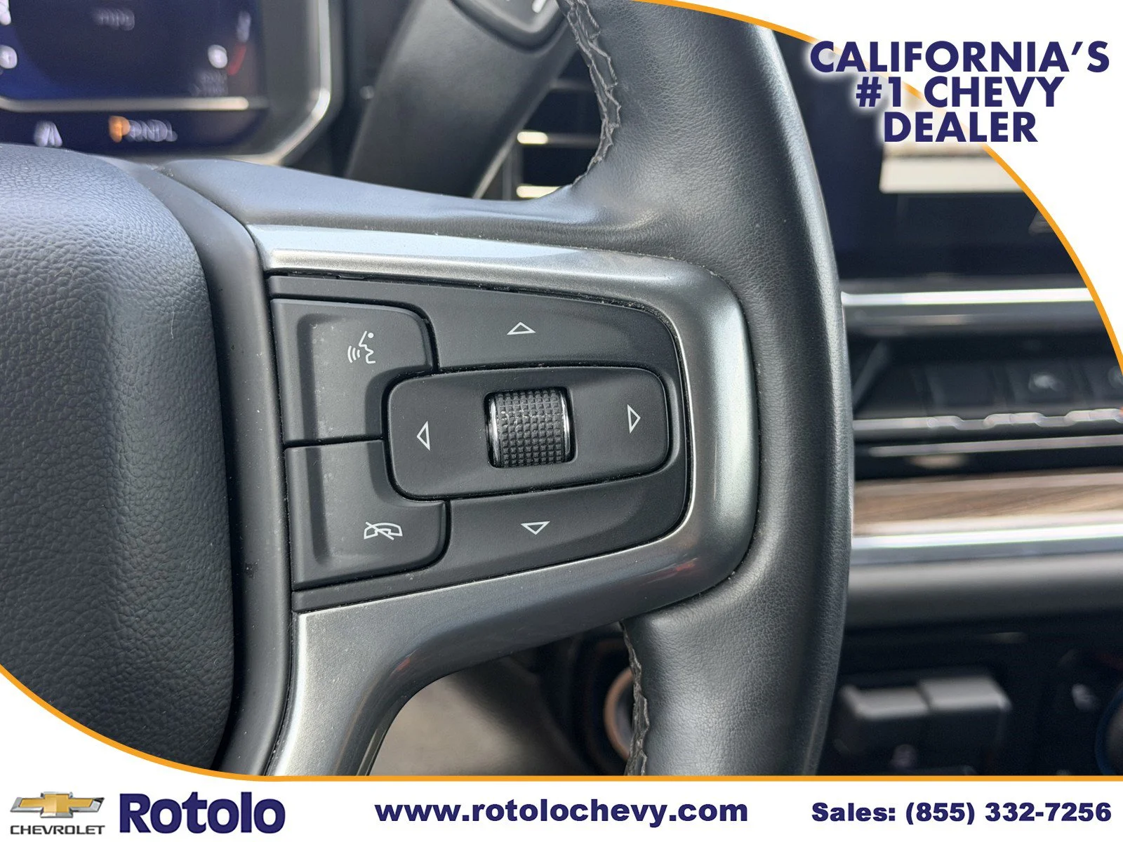 Used 2025 Summit White Chevrolet LT image 24