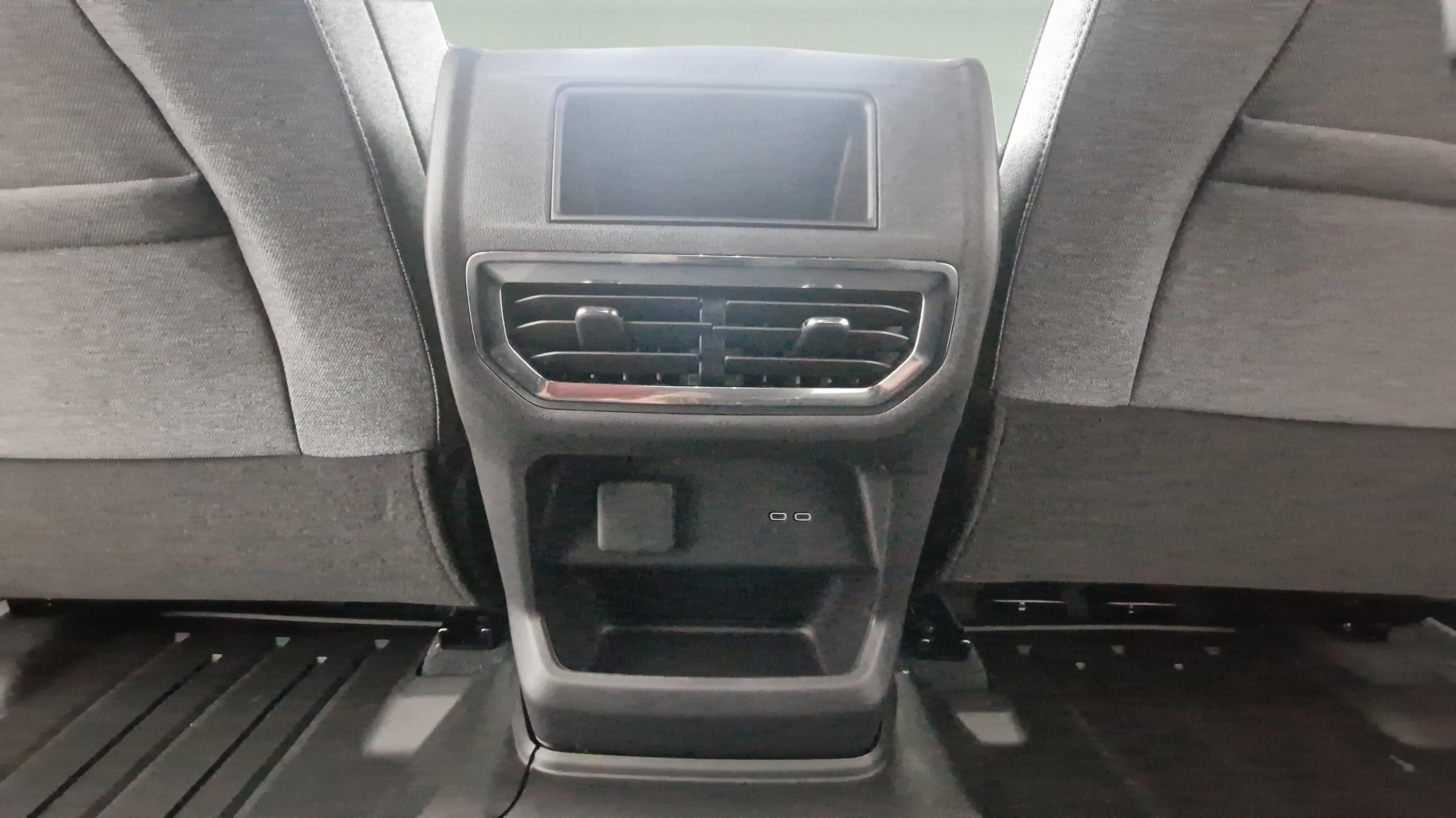 New 2026 Summit White GMC Elevation Standard Range image 19