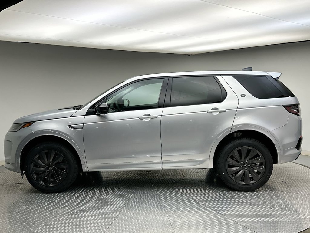 Used 2025 Hakuba Silver Metallic Land Rover S image 2