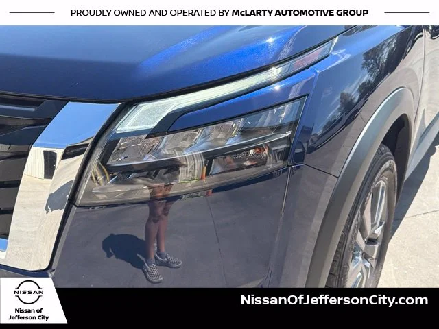 Used 2025 Blue Nissan SV image 10