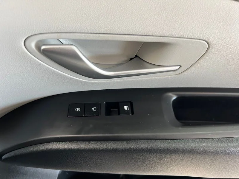 Used 2025 Gray Hyundai SEL Convenience image 10