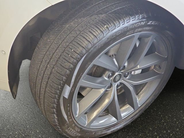 Certified Used 2025 White Land Rover Dynamic SE image 34