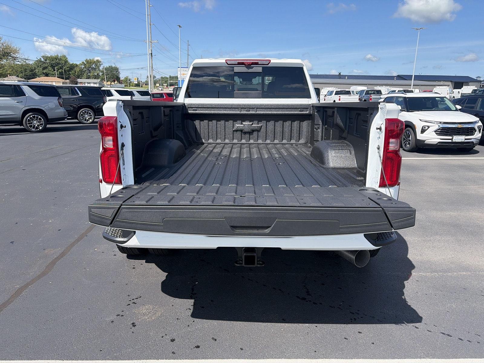 2026 Chevrolet Silverado 3500 HD High Country - Photo 6