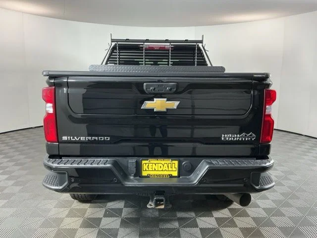 Used 2022 Black Chevrolet High Country image 5