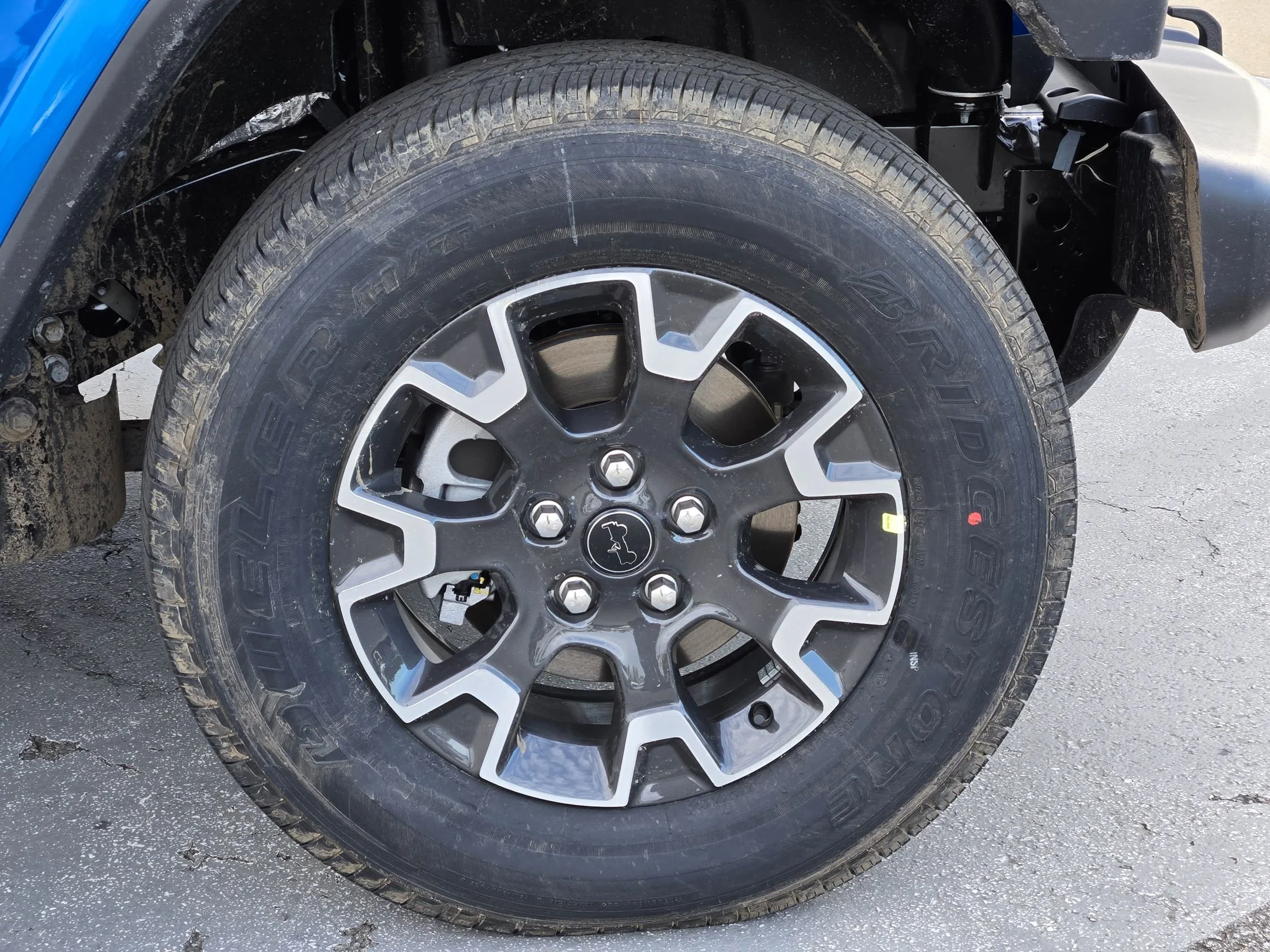 New 2026 Hydro Blue Pearlcoat Jeep Sahara image 9
