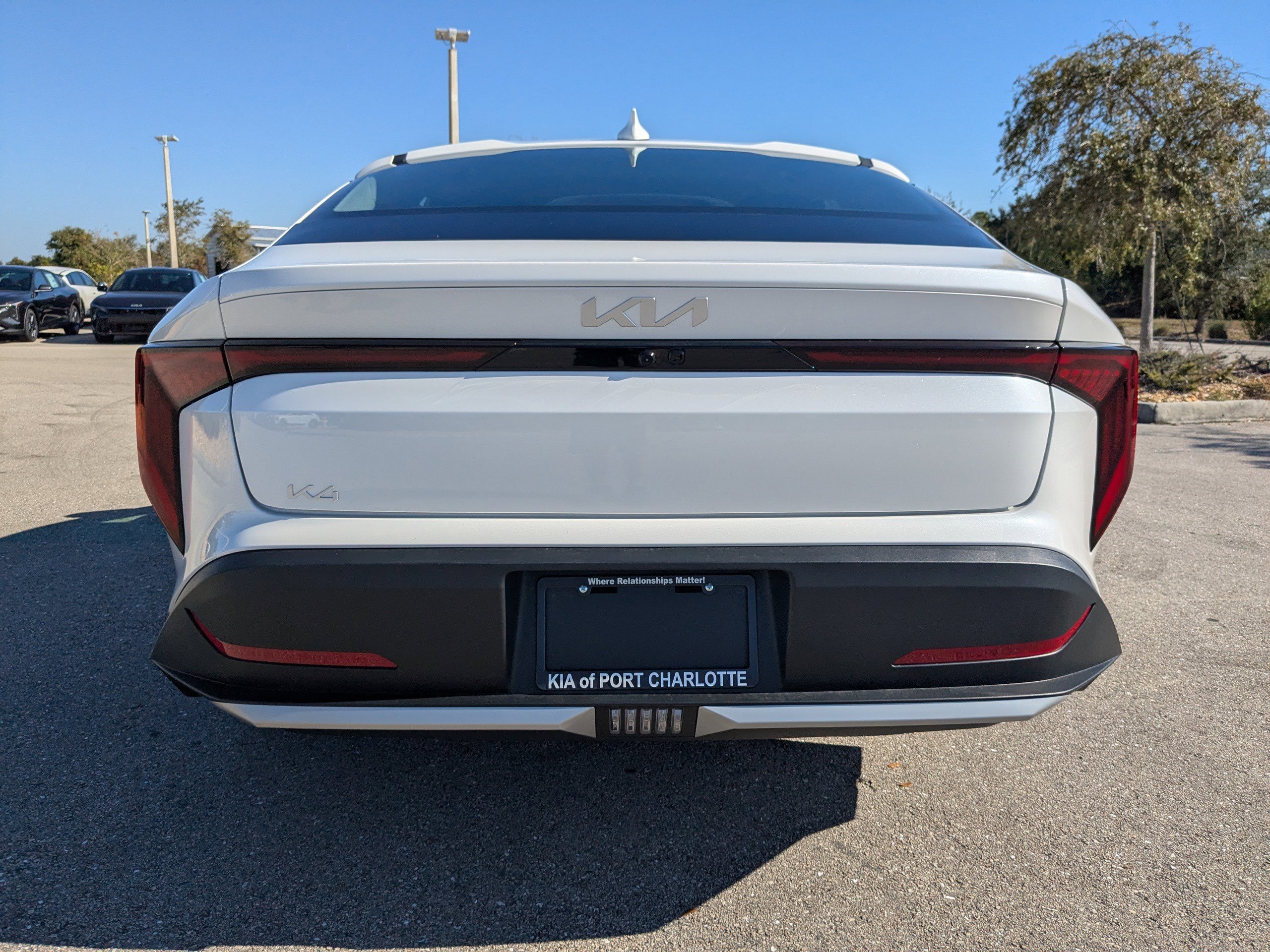 New 2025 Snow White Pearl Kia EX image 6