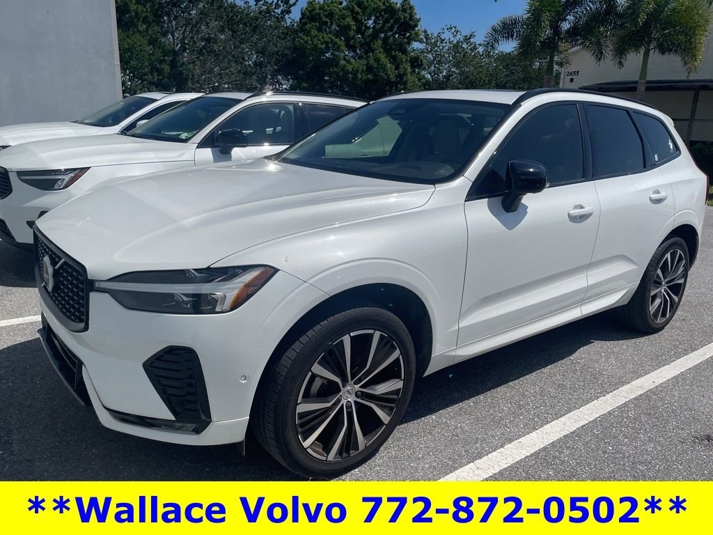 2024 Volvo XC60 B5 Plus Dark Theme AWD's photo