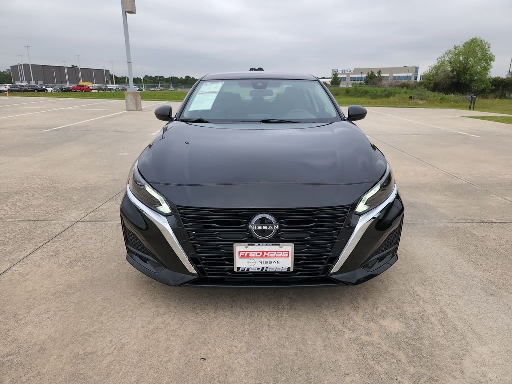 Used 2025 Black Nissan 2.5 SV image 9