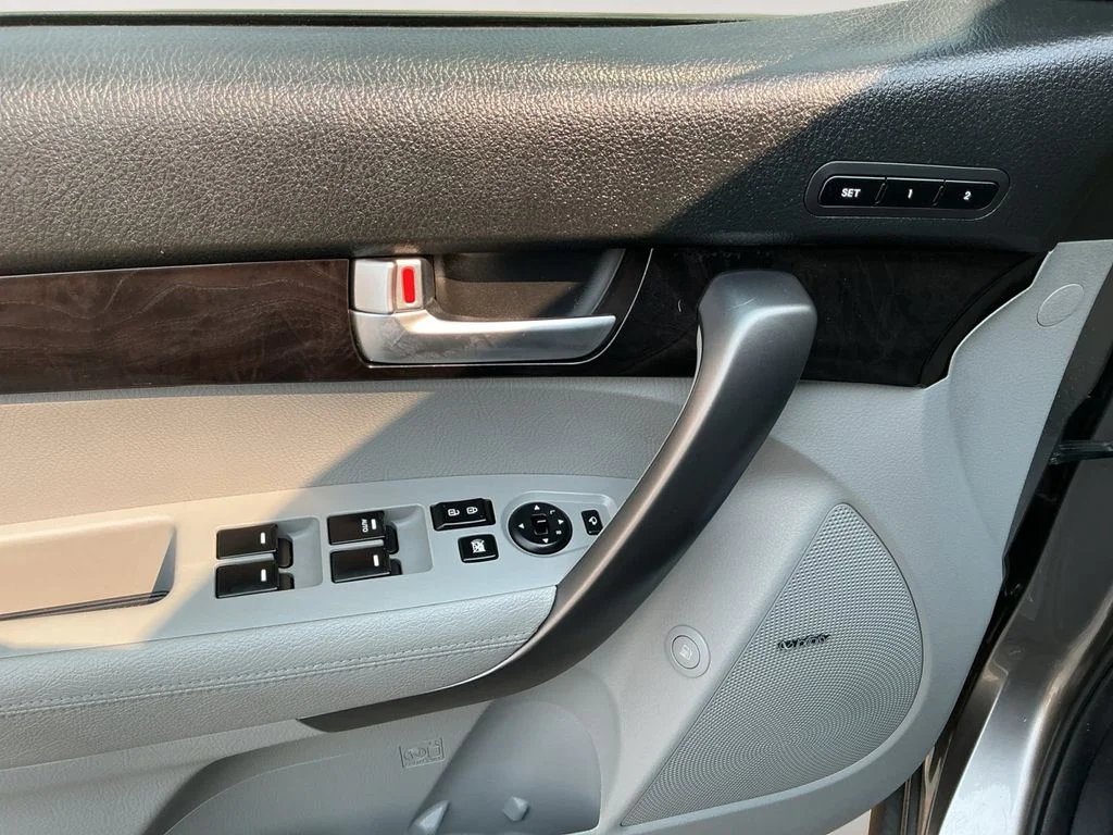 Used 2014 Silver Kia SX image 10