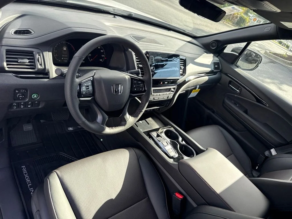 New 2026 Platinum White Pearl Honda Black Edition image 21
