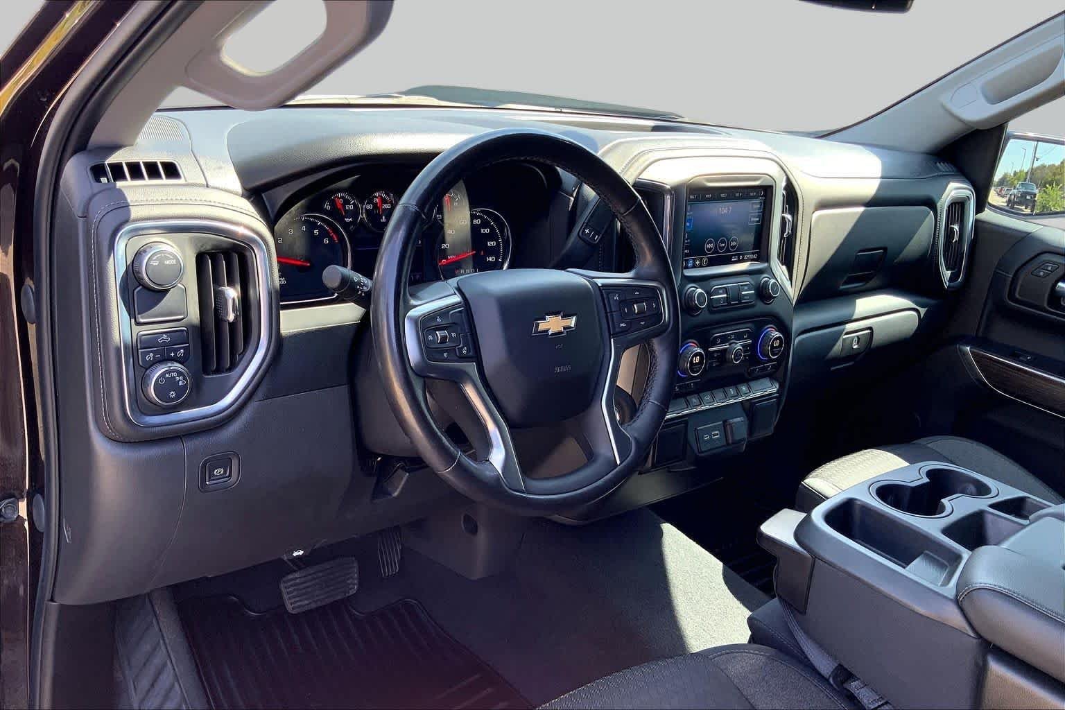 Used 2020 HAVANA BROWN METALLIC Chevrolet LT image 18