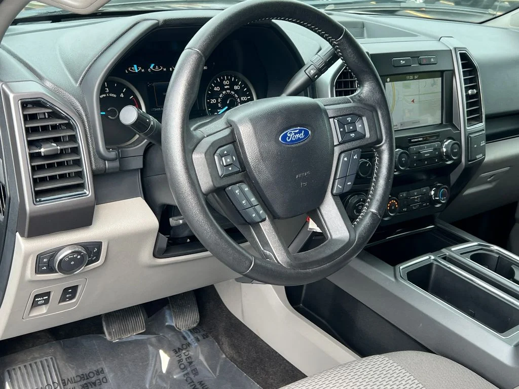 Used 2019 Black Ford XLT image 17
