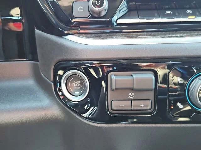 New 2026 Summit White Chevrolet LT Trail Boss image 41