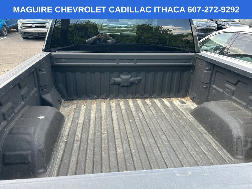 Used 2019 Black Chevrolet LT image 5