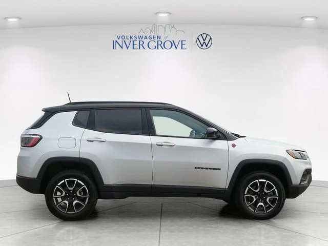Used 2024 Silver Jeep Trailhawk image 8