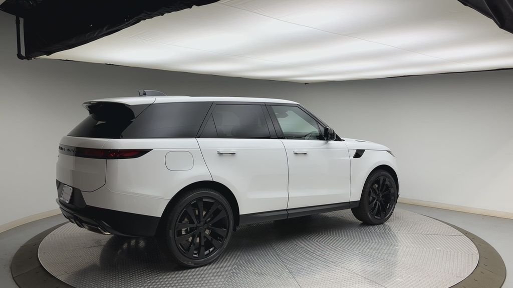 New 2026 Fuji White Land Rover SE image 2
