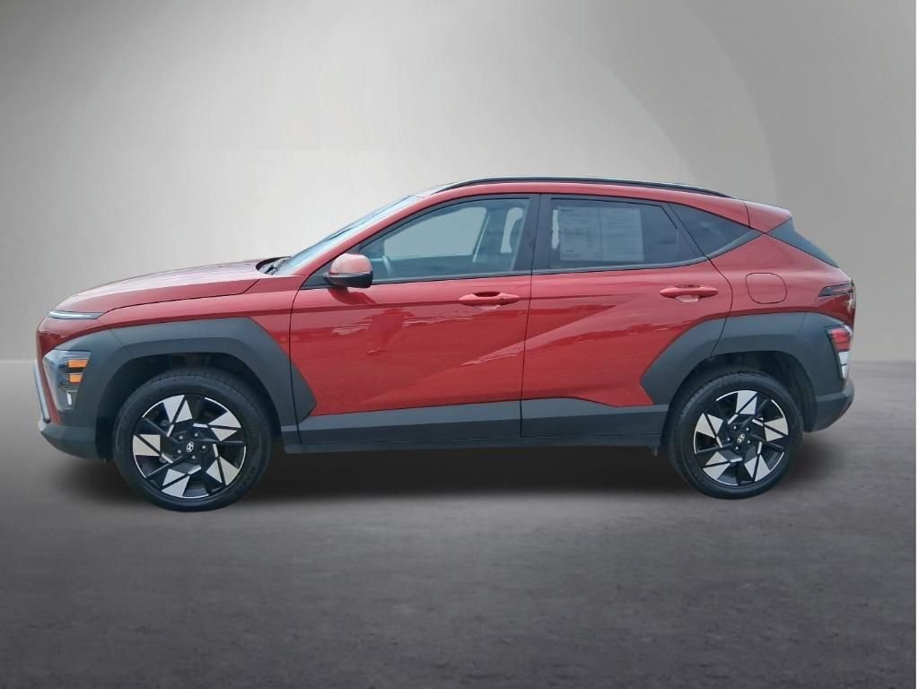 Used 2025  Hyundai SEL image 4
