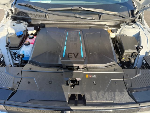 Used 2024 Cyber Gray Hyundai SEL image 20