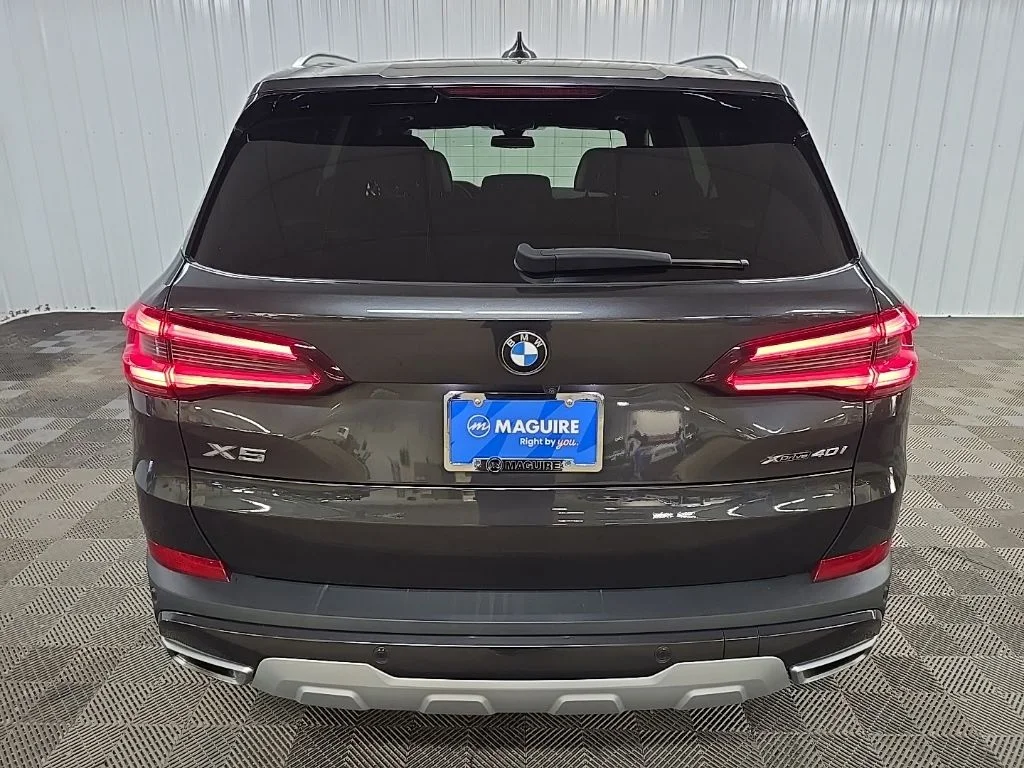 Used 2021 Gray BMW xDrive40i image 11