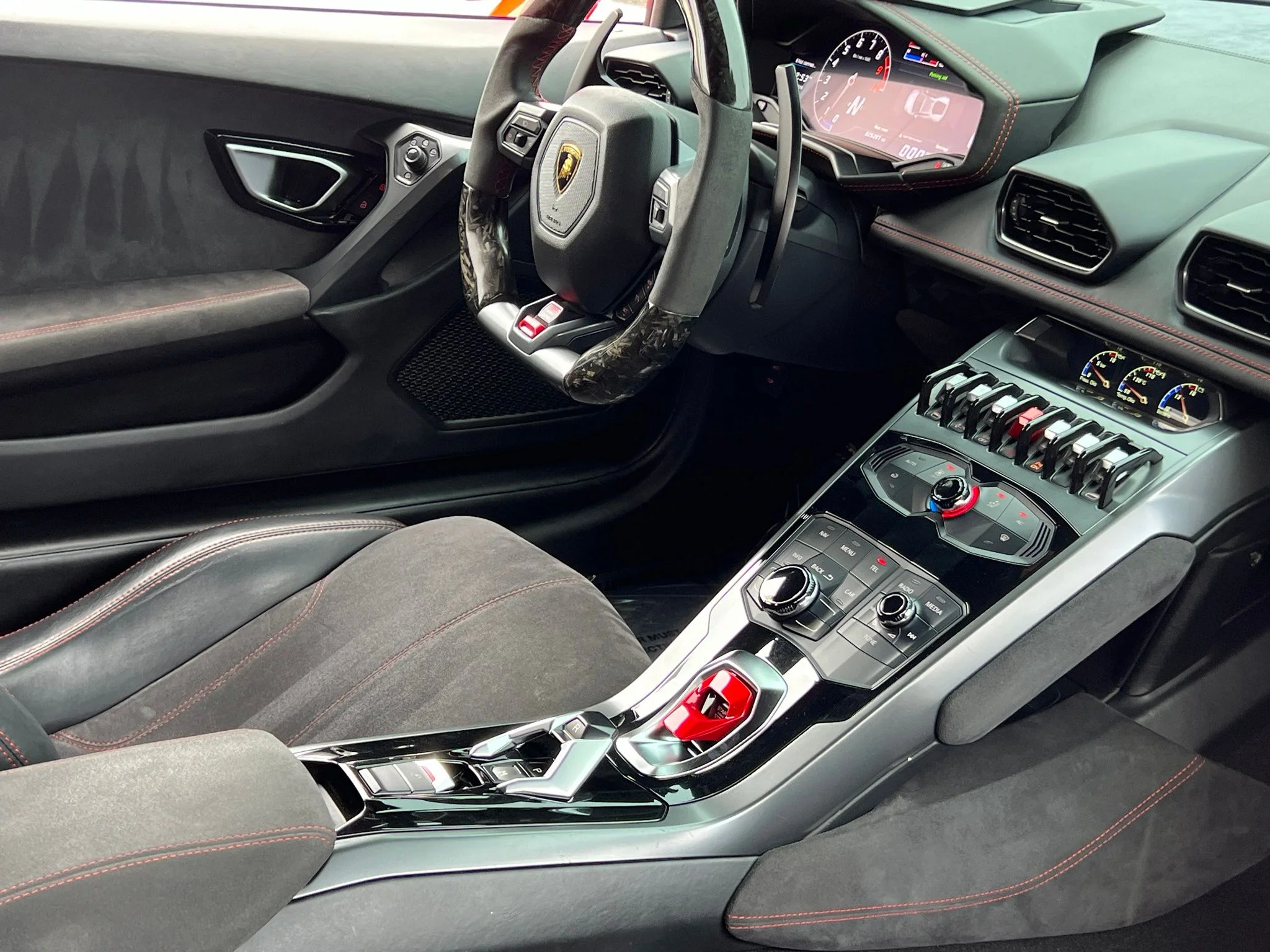 Used 2016 Red Lamborghini LP580-2 image 13