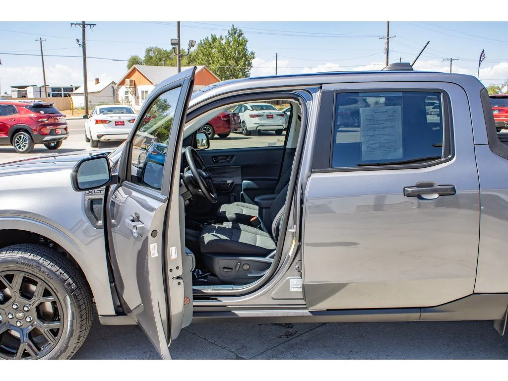 Used 2025 Carbonized Gray Metallic Ford XLT image 27
