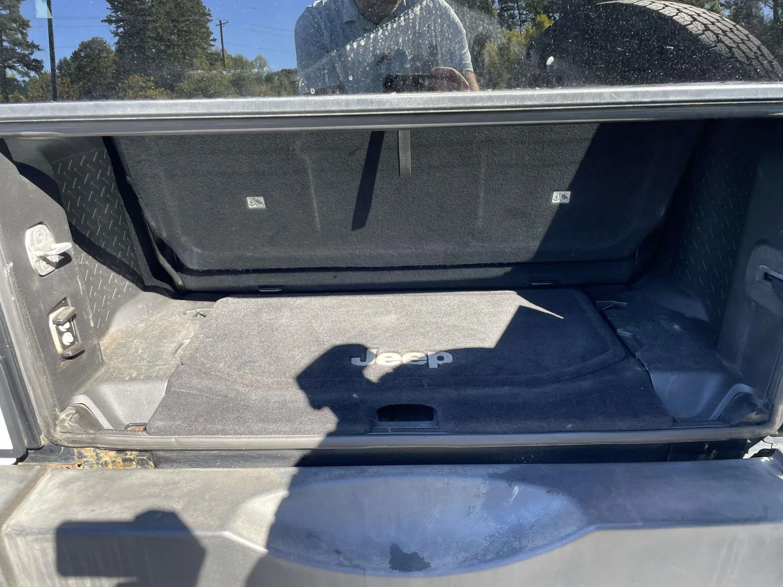 Used 2011 Green Jeep Sport image 13