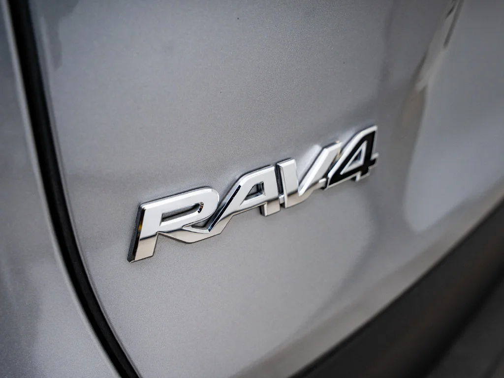 Used 2025 Silver Sky Metallic Toyota XLE Premium image 16