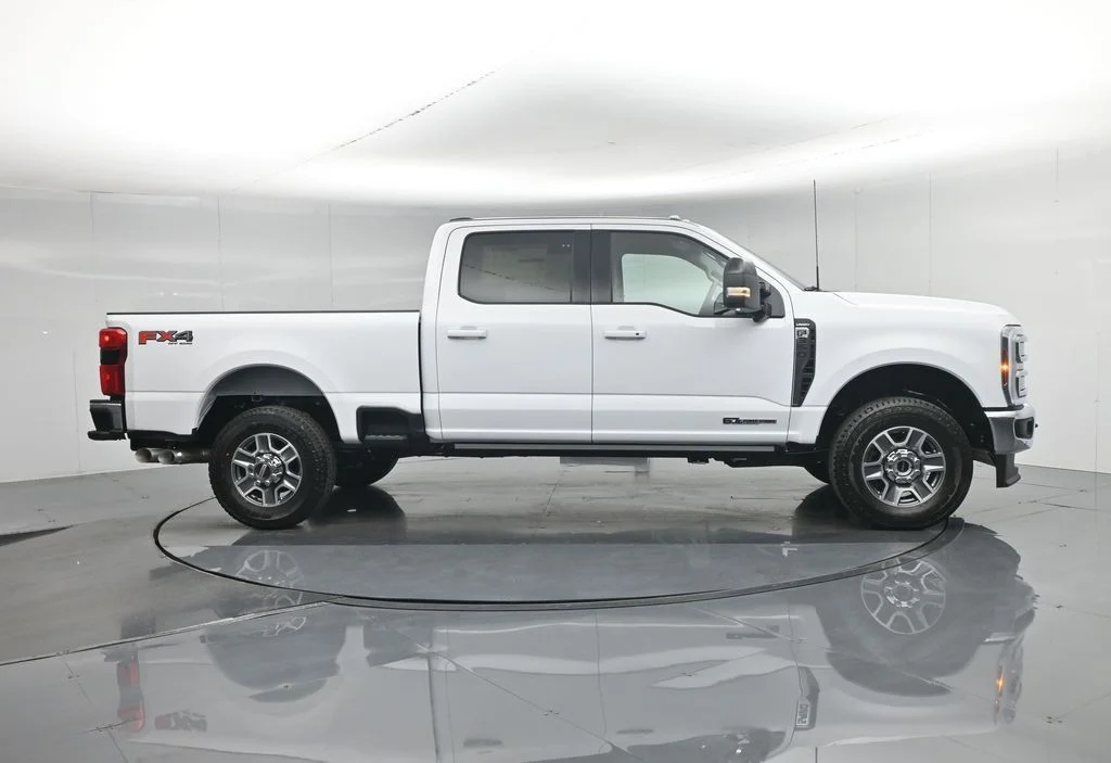 New 2026 Oxford White Ford Lariat image 28