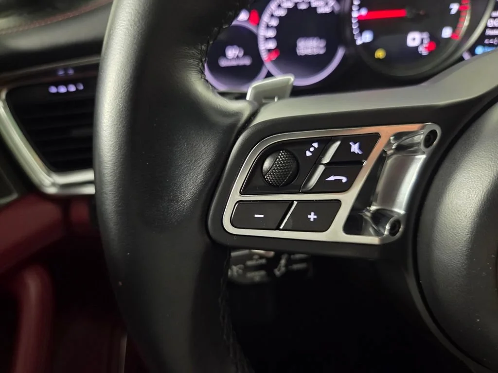 Used 2020 Chalk Porsche Turbo image 18
