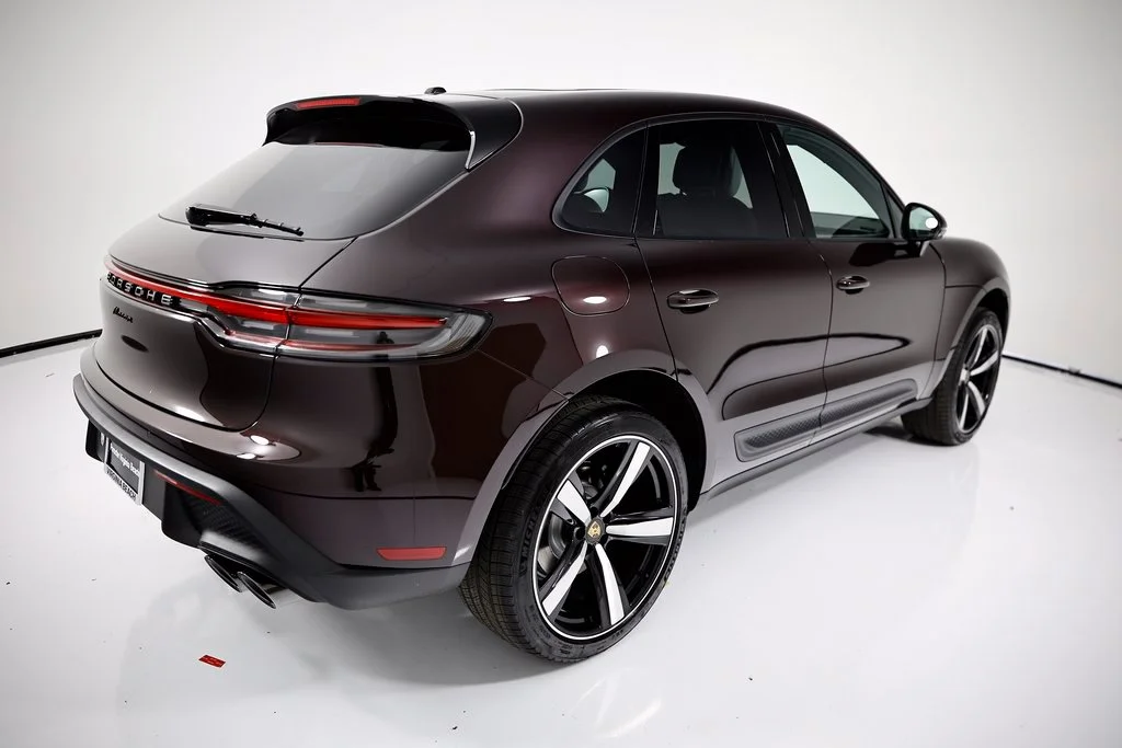 2026 Porsche Macan T - Photo 5
