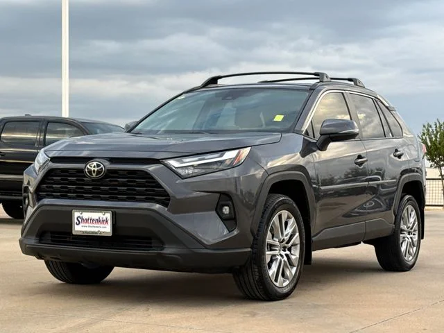 Used 2024 Gray Toyota XLE Premium image 3