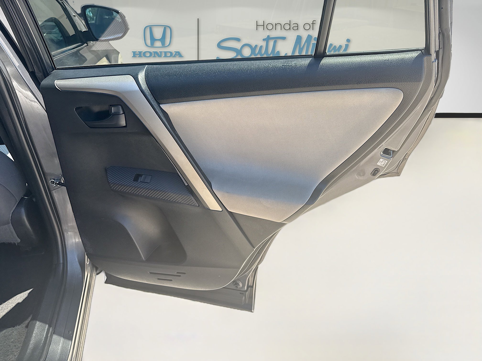 Used 2015 Magnetic Gray Metallic Toyota LE image 29