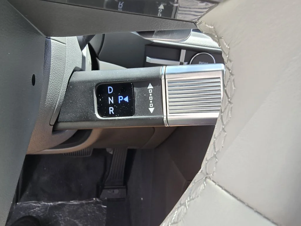 New 2027 Gray Hyundai SEL image 16