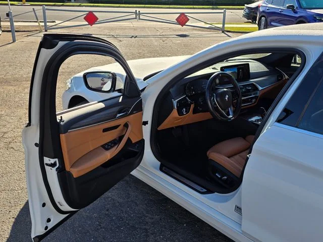 Used 2022 White BMW 530i xDrive image 50