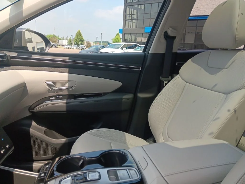 Used 2024 Black Pearl Hyundai SEL Convenience image 24