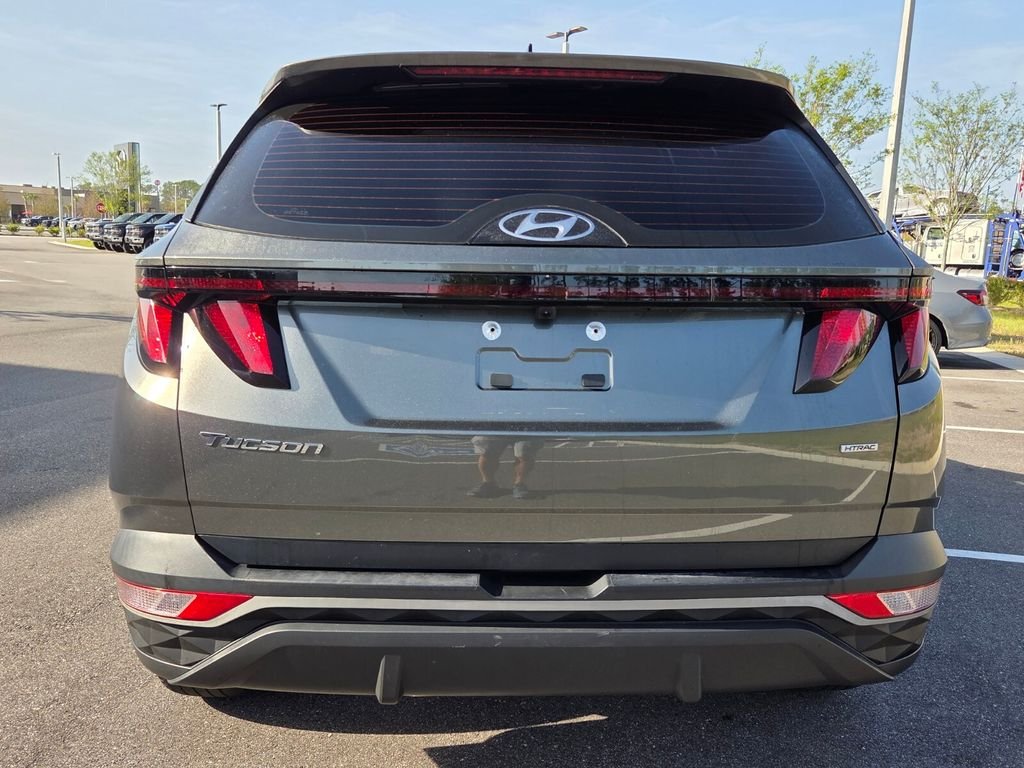 Used 2023 Gray Hyundai SE image 9