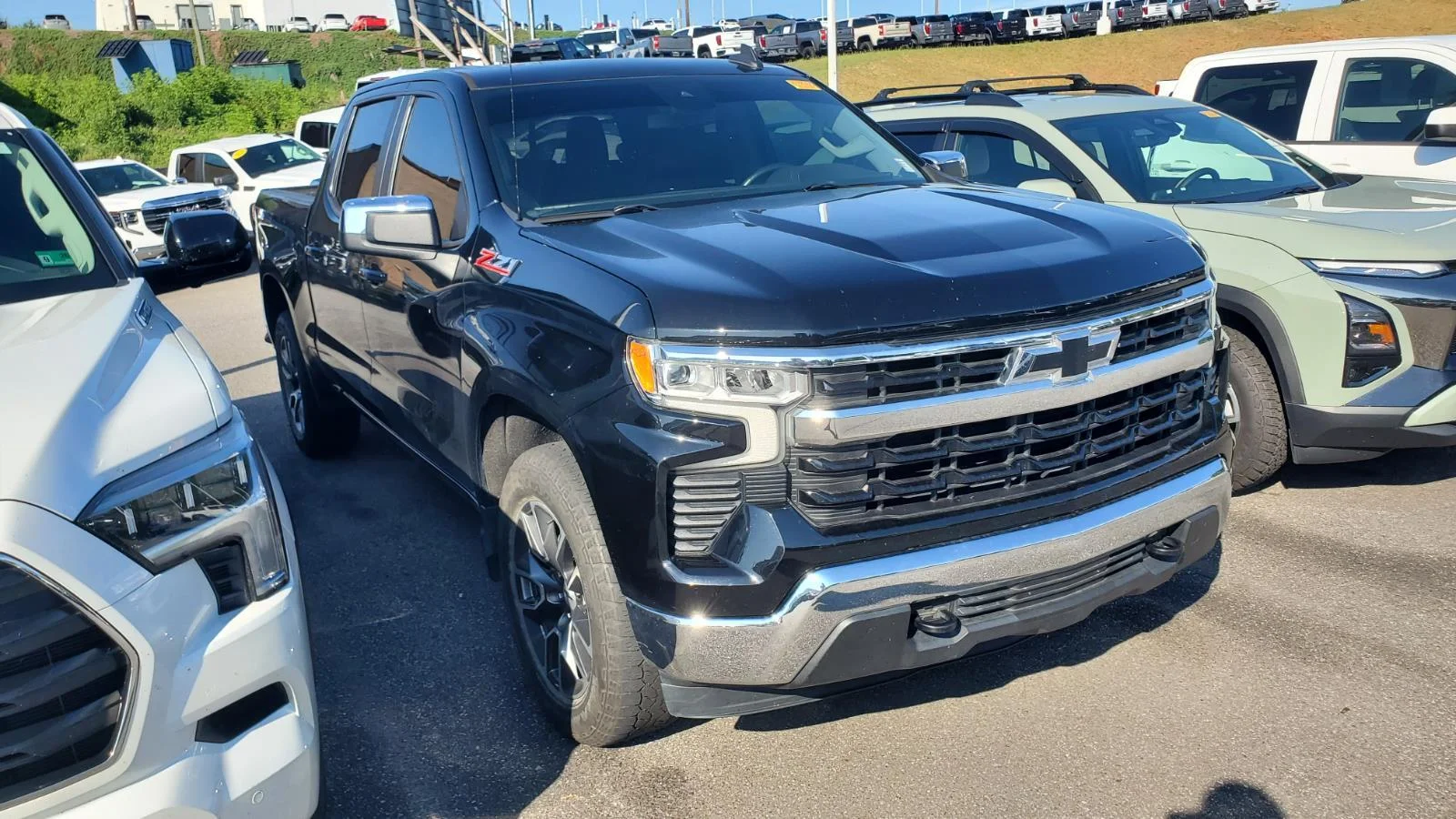 Used 2022 Black Chevrolet LT image 2