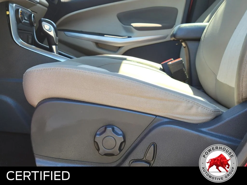 Used 2018 Red Ford SE image 25