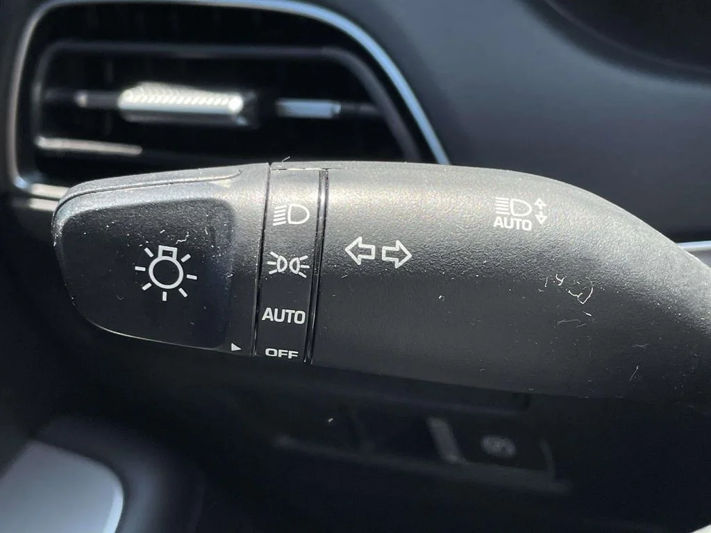 Used 2020 Green Hyundai SEL image 23