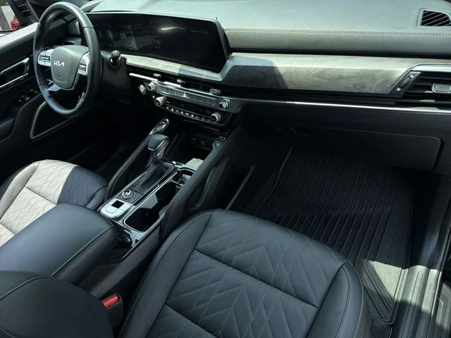 Used 2025 Black Kia EX X-Line image 36