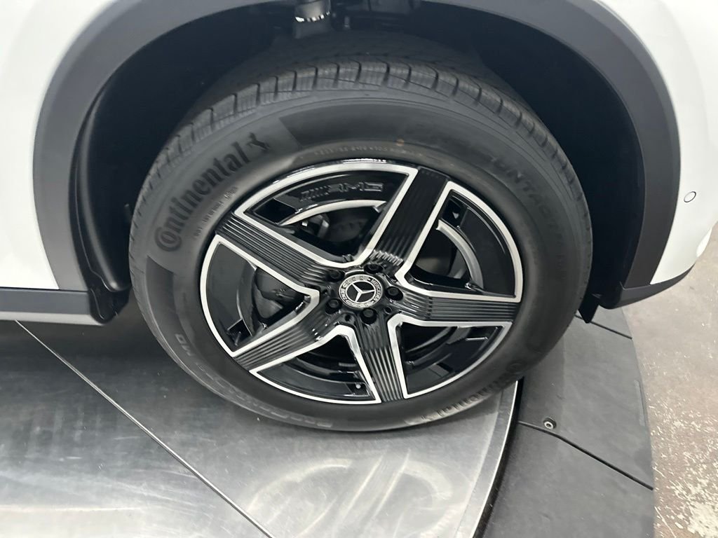 New 2027 Polar White Mercedes-Benz GLC 300 image 9