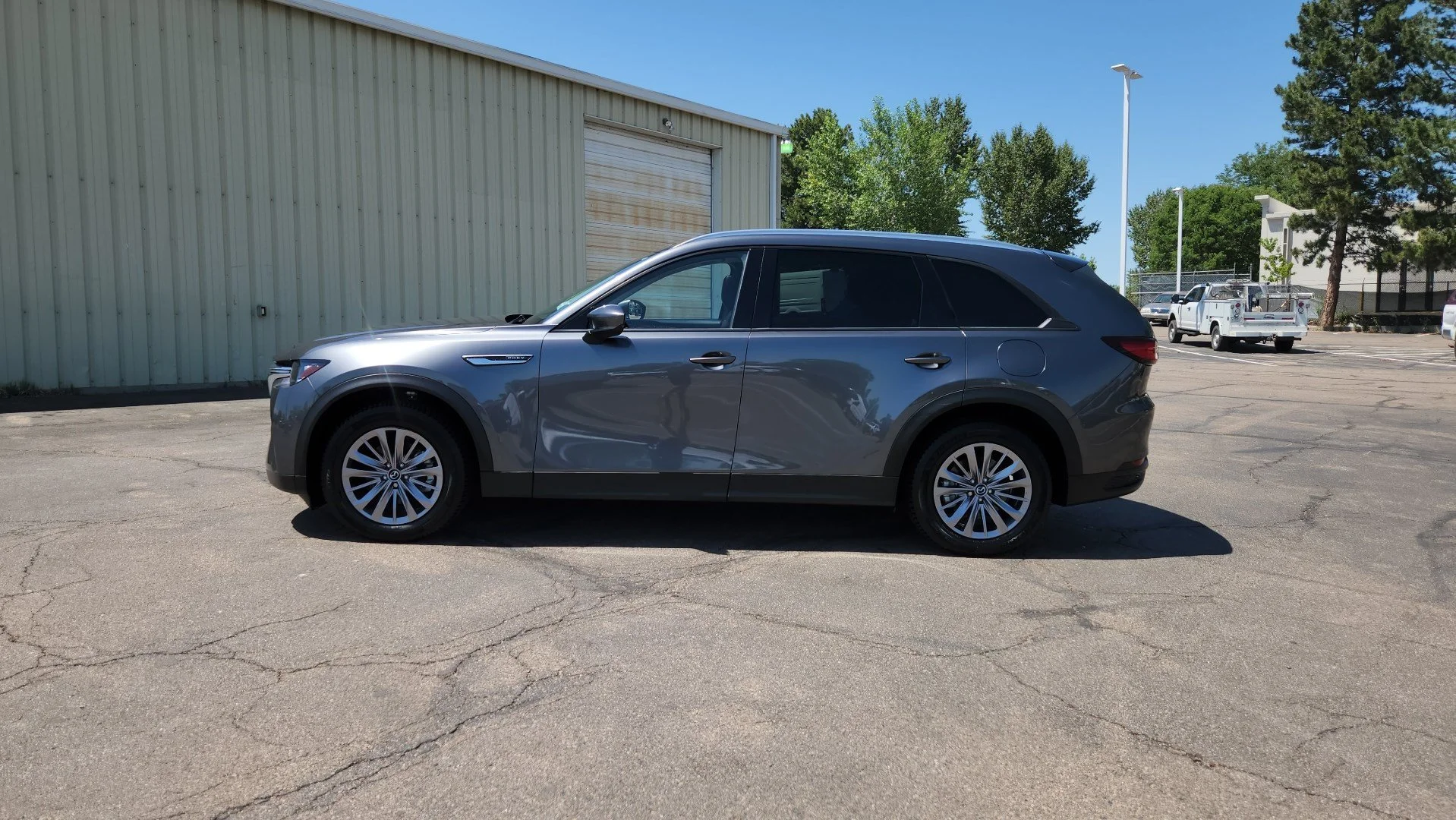 Used 2024 Machine Gray Metallic Mazda Preferred image 4