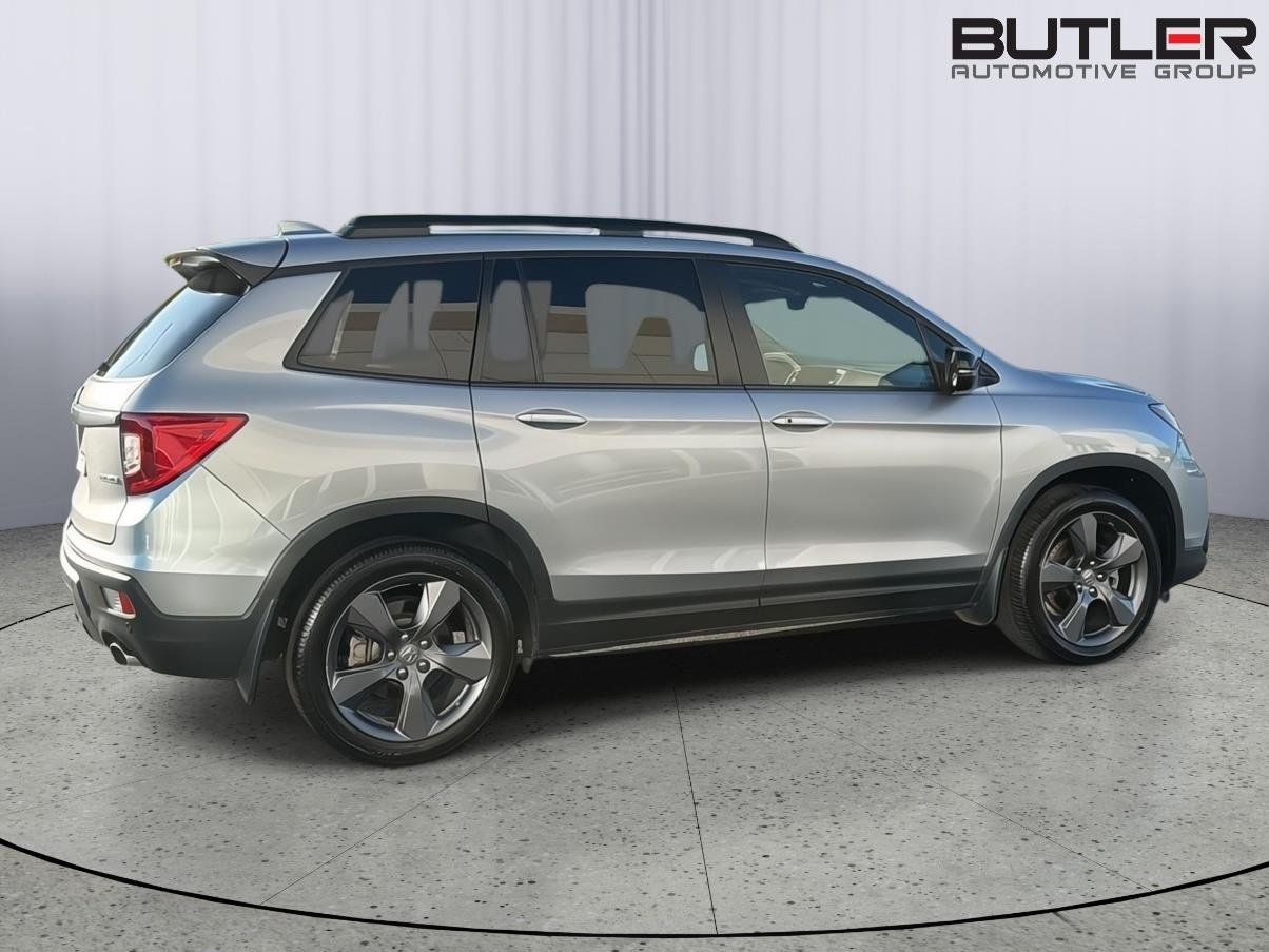 Used 2021 Lunar Silver Metallic Honda Touring image 7