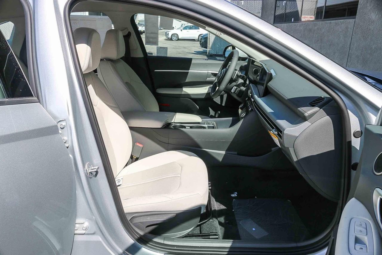 New 2026 Silver Hyundai SEL Sport image 43