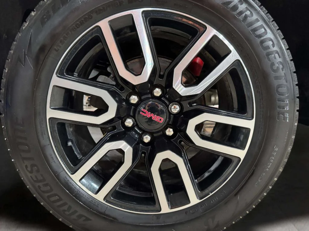 Used 2023 Onyx Black GMC AT4 image 39