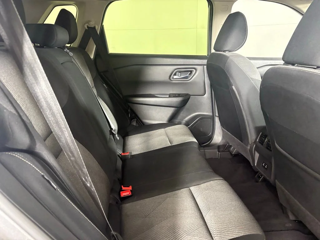 Used 2024 Gray Nissan SV image 16