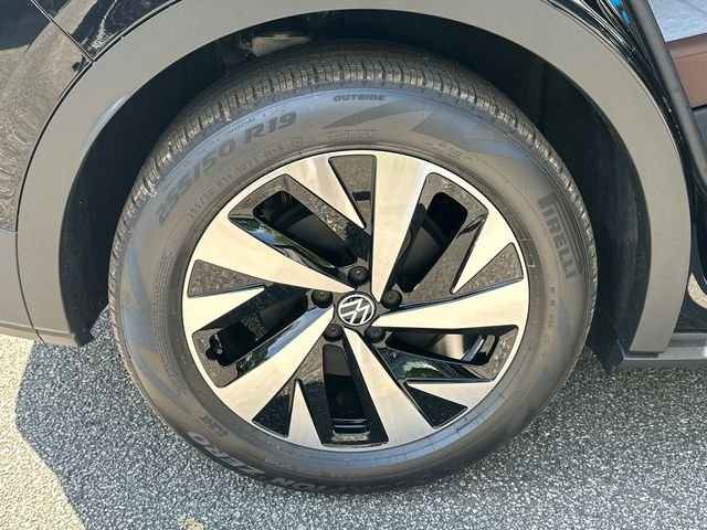 New 2026 Black Volkswagen Pro image 17