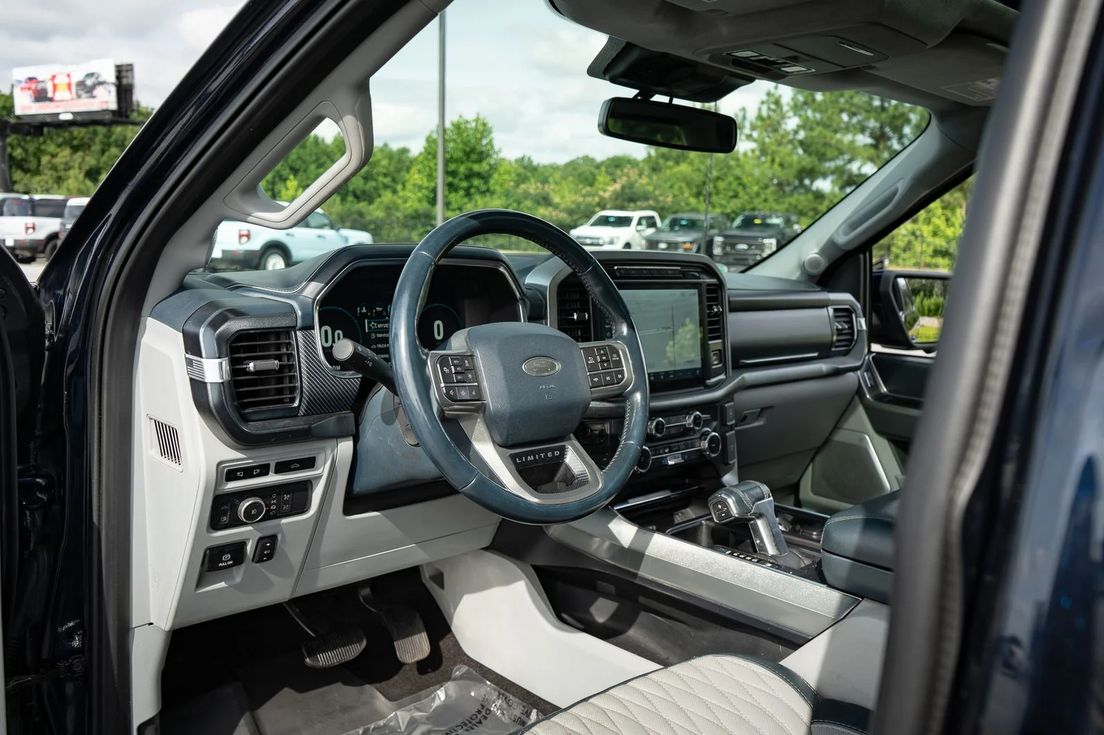 Used 2023 Blue Ford Limited image 13