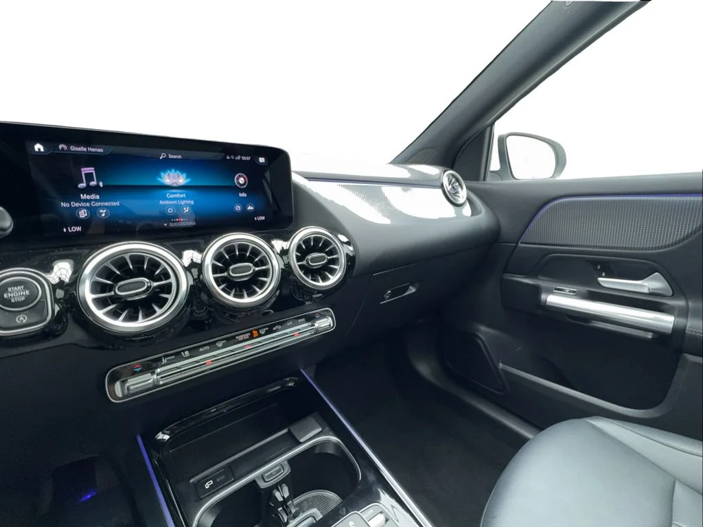 Used 2022 White Mercedes-Benz GLA 250 image 40